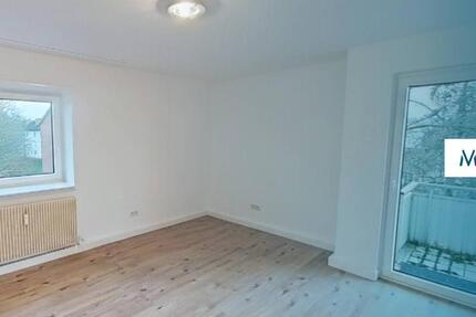 FRISCH RENOVIERT: Helle 3-Zimmer-Wohnung mit sonnigem Balkon 3 zimmer