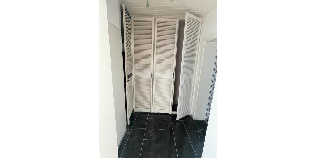 Dachgeschoßwohnung Mönchengladbach Nord - 2 Zimmer, 60 m&sup2;, 900&euro; | Angebot:26524936