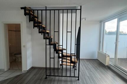 3 Zimmer- Wohnung mit zusätzlichem Dachgeschossraum und Balkon zimmer