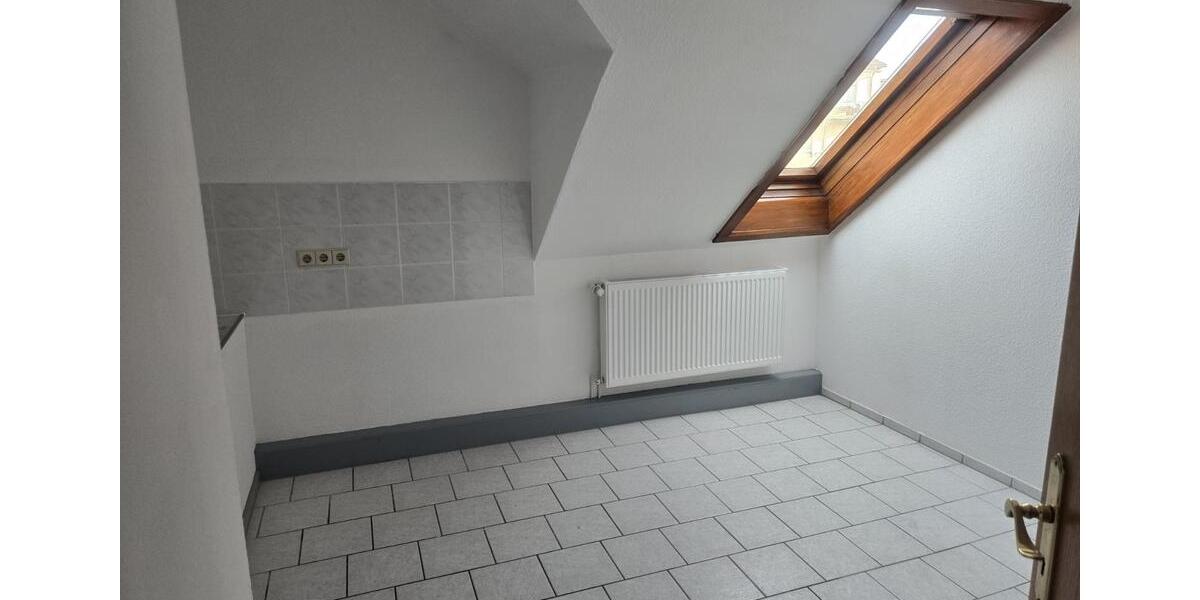 Dachgeschoßwohnung Zwickau - 4 Zimmer, 110 m&sup2;, 660&euro; | Angebot:26529827