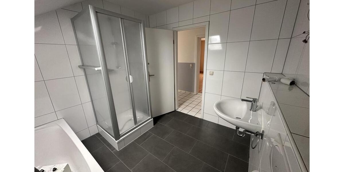 Dachgeschoßwohnung Euskirchen Dom-Esch - 4 Zimmer, 70 m&sup2;, 339&euro; | Angebot:26444040