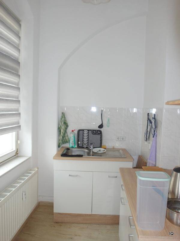 Ab Oktober 2025: Kleine SingleWohnung mit Balkon (Hofseite), Schlafecke, Laminatboden und Badewanne