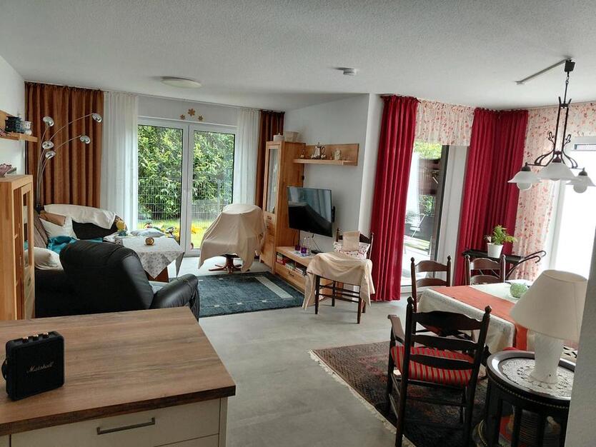 Moderne Erdgeschoßwohnung zur Miete mit Garten und Terrasse