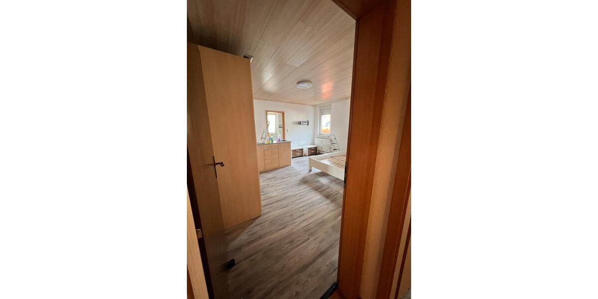 Etagenwohnung Eschenburg - 3 Zimmer, 100 m&sup2;, 700&euro; | Angebot:26201198