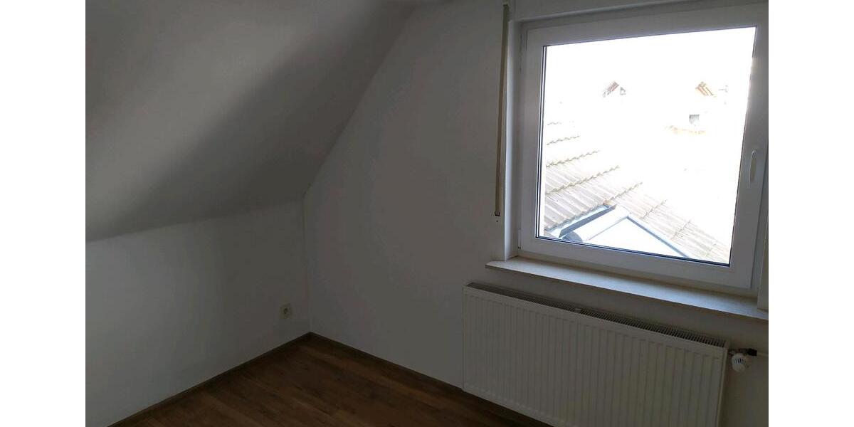 Etagenwohnung Alheim - 4 Zimmer, 80 m&sup2;, 800&euro; | Angebot:25640886