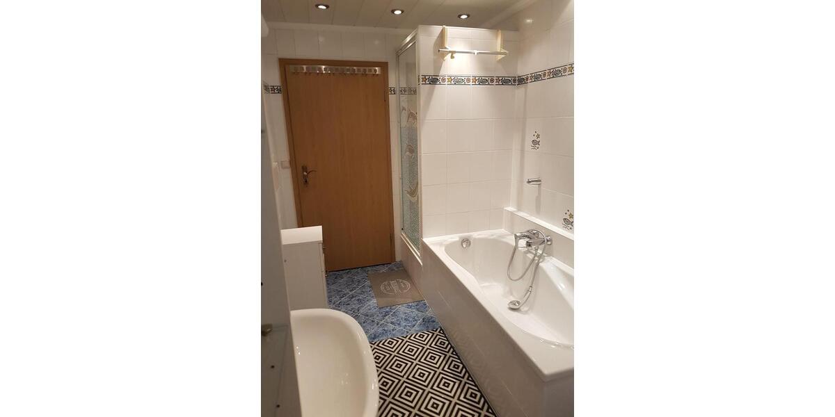 Dachgeschoßwohnung Augsburg - 3 Zimmer, 90 m&sup2;, 1.200&euro; | Angebot:26024631