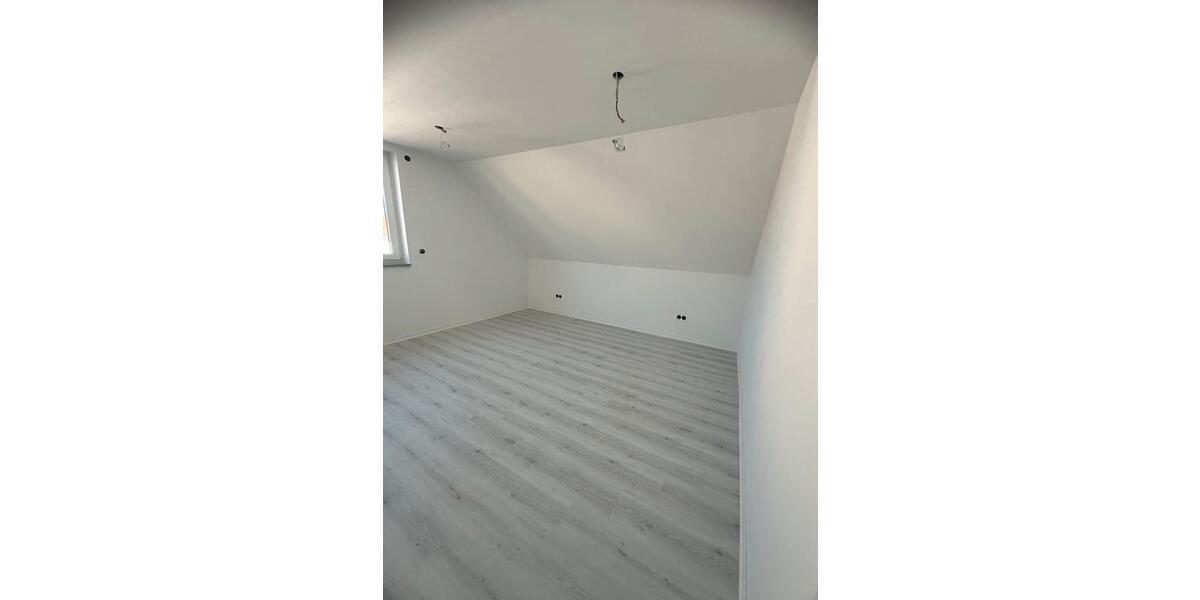 Dachgeschoßwohnung Hambrücken - 2 Zimmer, 70 m&sup2;, 1.055&euro; | Angebot:26578988