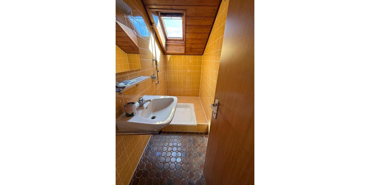 Dachgeschoßwohnung Leingarten - 3 Zimmer, 70 m&sup2;, 910&euro; | Angebot:26326703