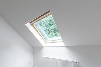 ***Traumhafte 2-Zimmer-Wohnung mit Einbauküche im DG*** 2 zimmer