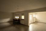 Helle 2-Zimmer-EG-Wohnung– Komplett saniert mit Balkon & PV