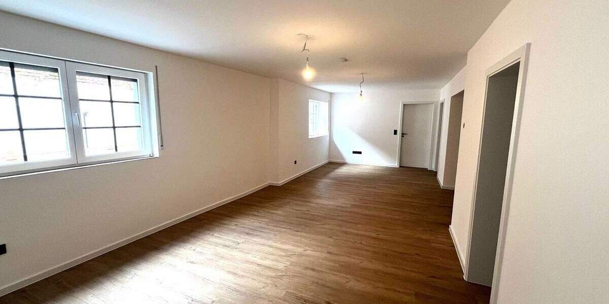 Mehrfamilienhaus, Wohnhaus Nußbaum - 7 Zimmer, 170 m&sup2;, 1.750&euro; | Angebot:25683782