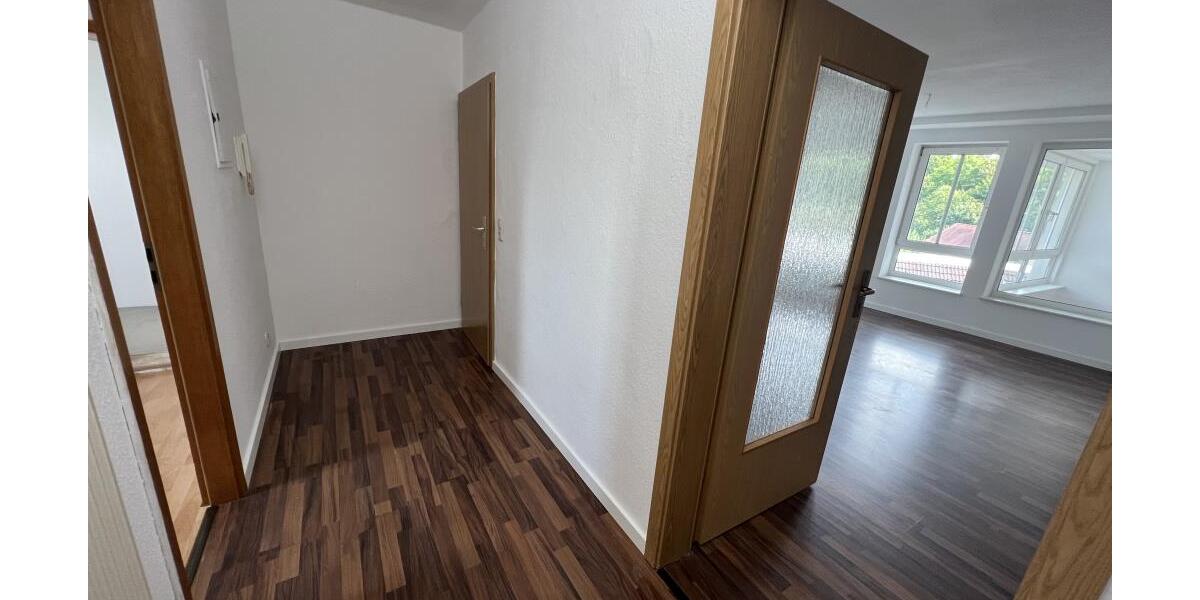 Renovierte 4 Zimmer Wohnung mit neuer Einbauküche im Herzen von Weida! - Dachgeschoßwohnung Weida Liebsdorf | Angebot:26146306