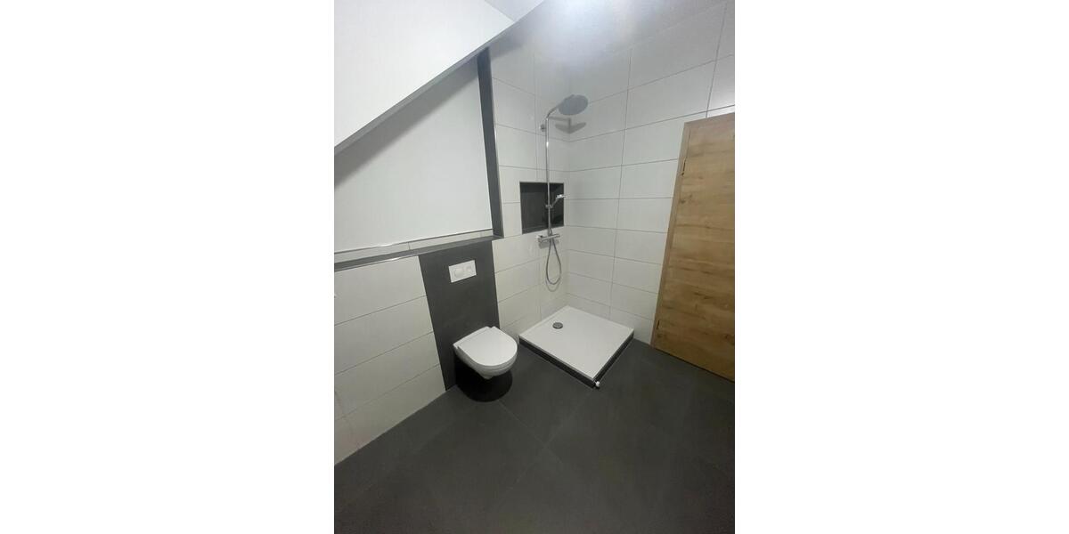 Dachgeschoßwohnung Donauwörth - 3 Zimmer, 100 m&sup2;, 1.200&euro; | Angebot:24242641