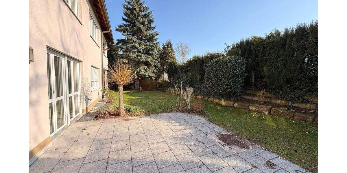 Etagenwohnung Nürnberg Gaismannshof - 4 Zimmer, 145 m&sup2;, 2.000&euro; | Angebot:25999687