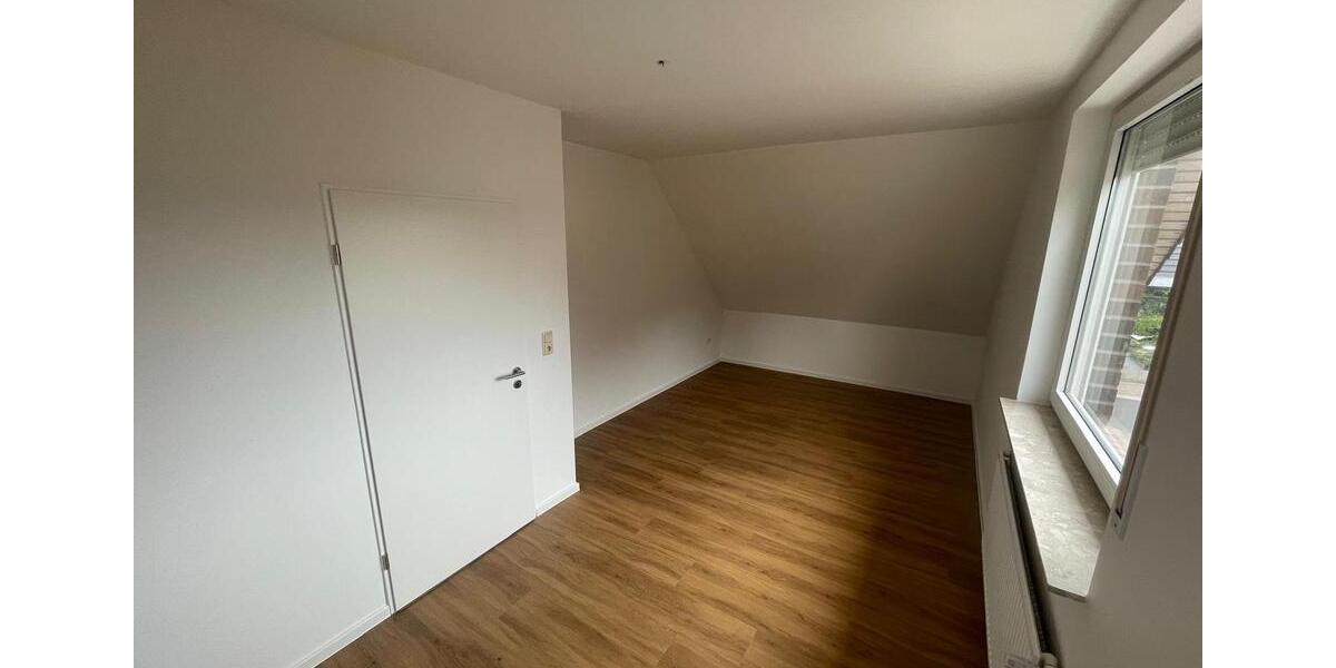 Doppelhaushälfte Papenburg - 4 Zimmer, 120 m&sup2;, 1.000&euro; | Angebot:25075760