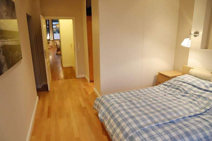 Mitten im Wachmannquartier! 3-Zimmer-Hochparterrewohnung mit Terrasse und Garten 3 zimmer