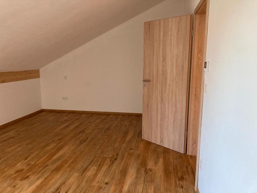 Hochwertige 80qm DG-Wohnung in Dietramszell *gewerbegeeignet*