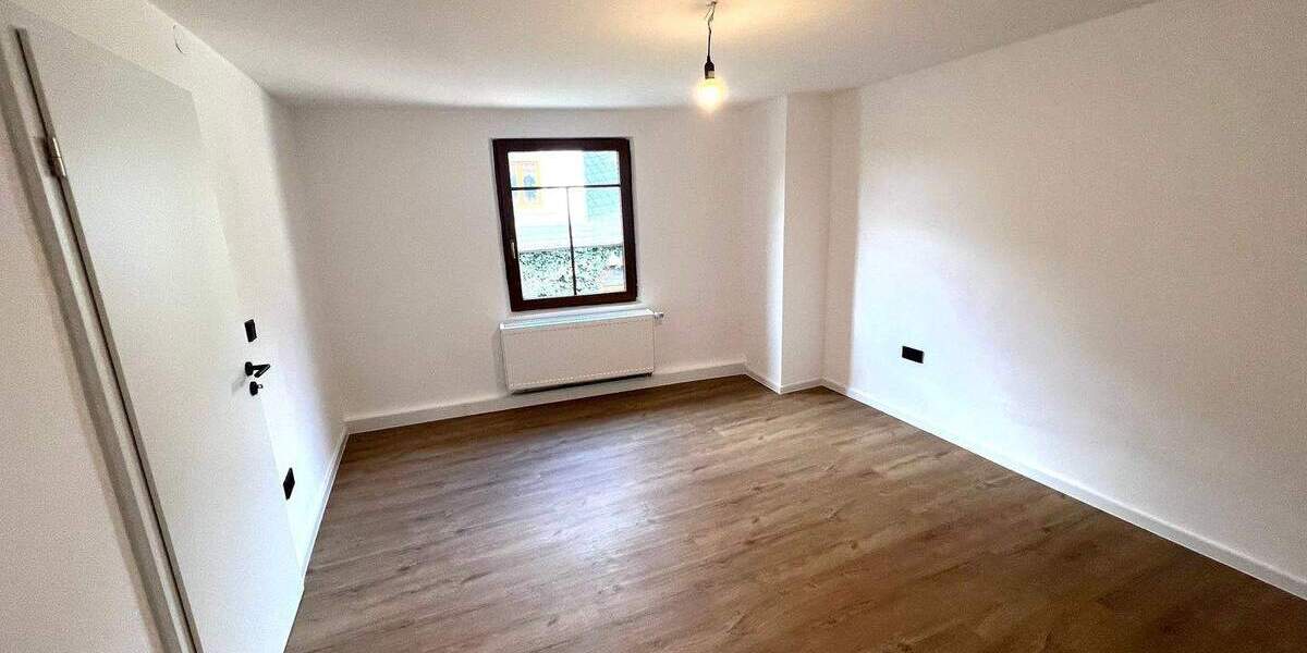 Mehrfamilienhaus, Wohnhaus Nußbaum - 1 Zimmer, 354 m&sup2;, 4.000&euro; | Angebot:25683780