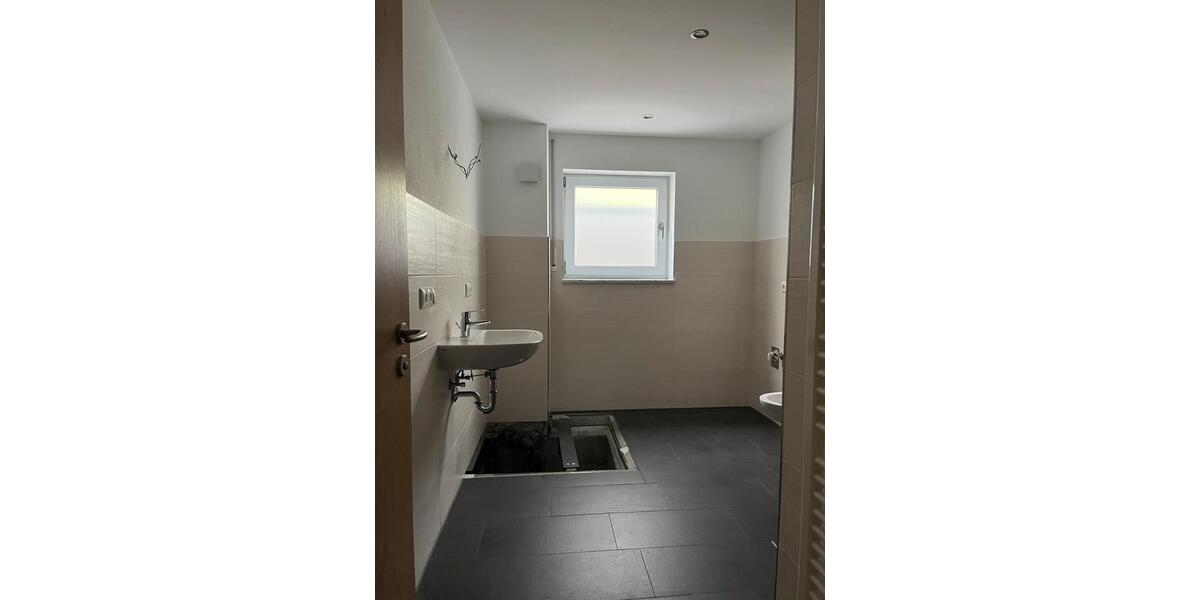 Etagenwohnung Geisenhausen - 3 Zimmer, 104 m&sup2;, 1.300&euro; | Angebot:24327363