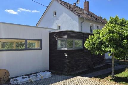 11 MINUTES TO LUCIUS CLAY KASERNE! Free standing house: with kitchen, 4 parking spaces & XXL terrace 6 zimmer