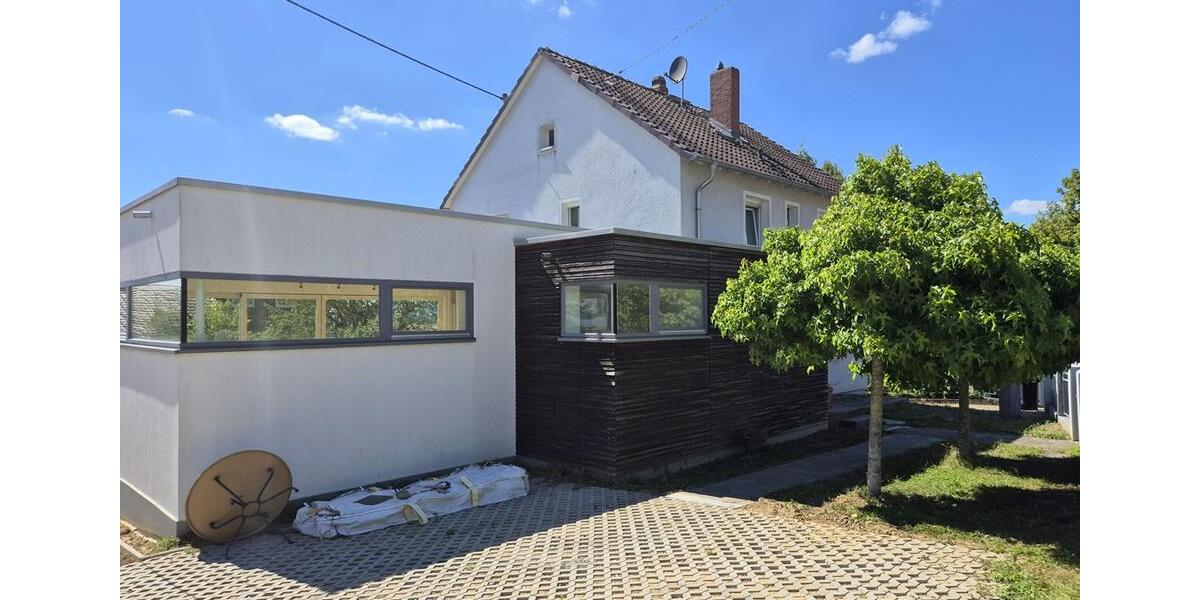 11 MINUTES TO LUCIUS CLAY KASERNE! Free standing house: with kitchen, 4 parking spaces & XXL terrace 6 zimmer