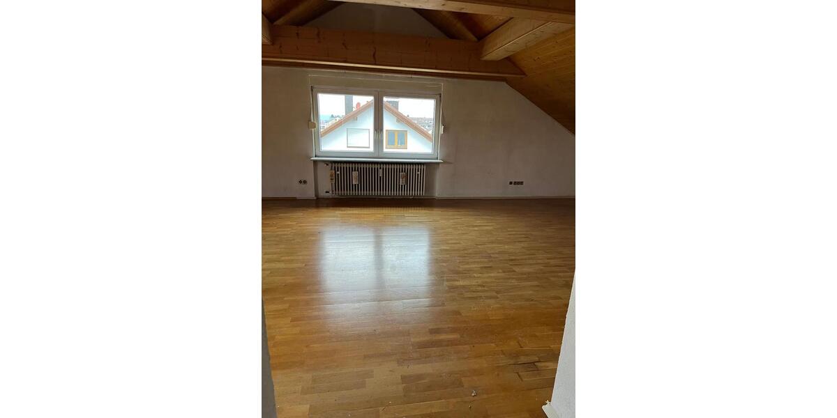 Dachgeschoßwohnung Denzlingen - 3 Zimmer, 92 m&sup2;, 1.300&euro; | Angebot:26416022