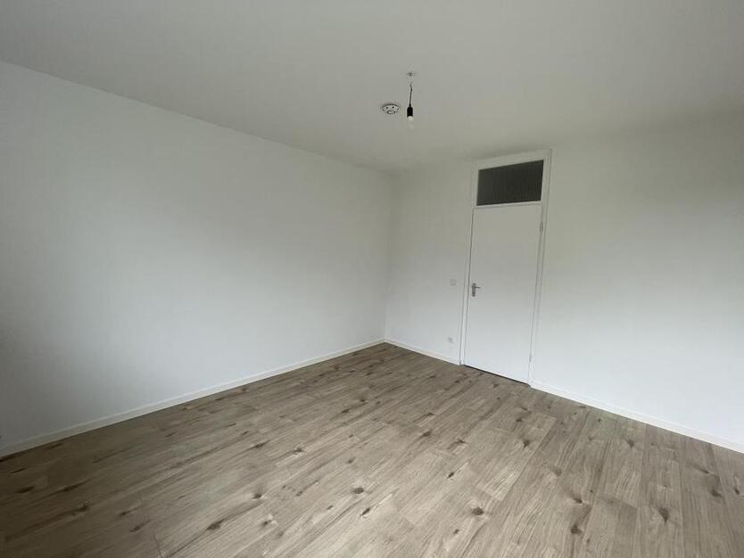 **FRISCH RENOVIERTE 3-ZIMMERWOHNUNG MIT BALKON** zimmer