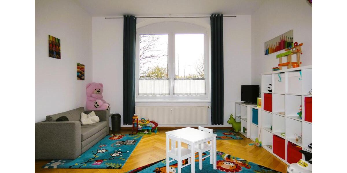 Großzügige Wohnung mit Aufzug und Charme 4 zimmer