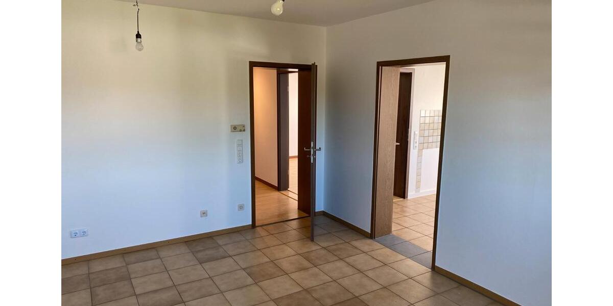Dachgeschoßwohnung Nauort - 3.5 Zimmer, 70 m&sup2;, 595&euro; | Angebot:26627079