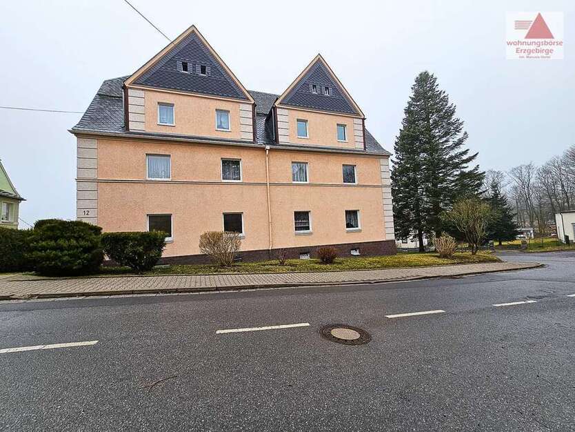 Wohnung zum Mieten in Lößnitz 375 € 62.5 m²