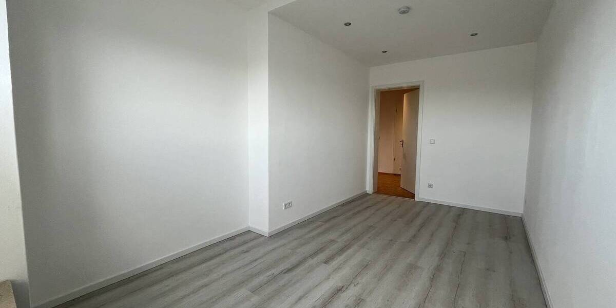 Etagenwohnung München Schwabing-Freimann - 3 Zimmer, 100 m&sup2;, 2.600&euro; | Angebot:26716076
