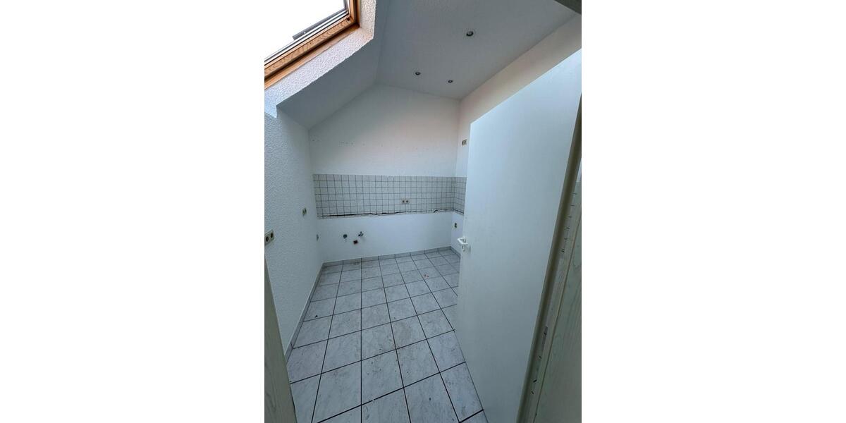 Dachgeschoßwohnung Weiskirchen - 4 Zimmer, 100 m&sup2;, 630&euro; | Angebot:25948560