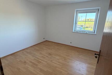 Wohnung Chieming - 2 Zimmer, 65 m&sup2;, 1.070&euro; | Angebot:26635820