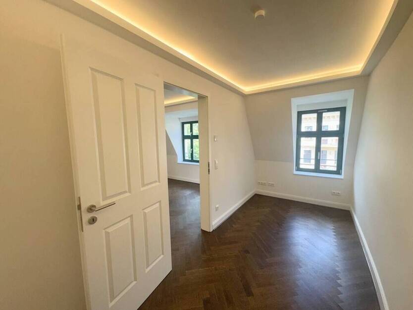3,2,1.....! * Erstbezug * dunkles Parkett * Loggia * Fußbodenheizung * Tageslichtbad * LED-Licht