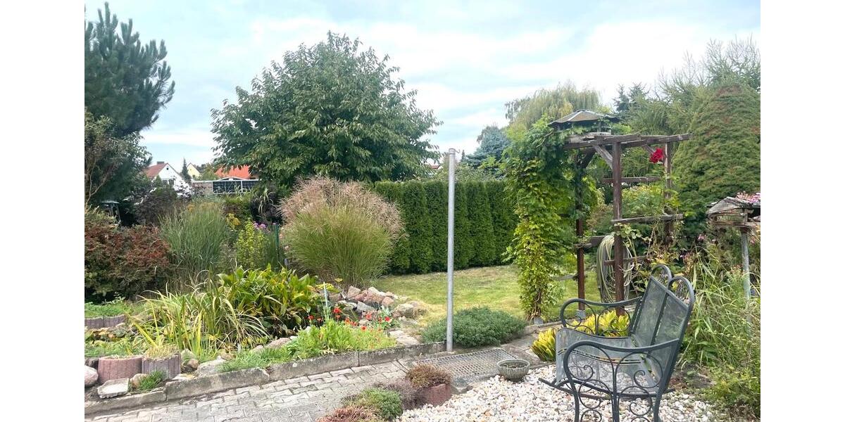 Doppelhaushälfte Halle (Saale) Dölau - 4.5 Zimmer, 145 m&sup2;, 1.600&euro; | Angebot:26141943
