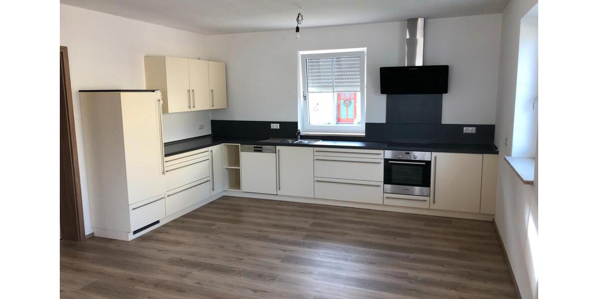 Erdgeschoßwohnung Ederheim - 3 Zimmer, 100 m&sup2;, 900&euro; | Angebot:26552029