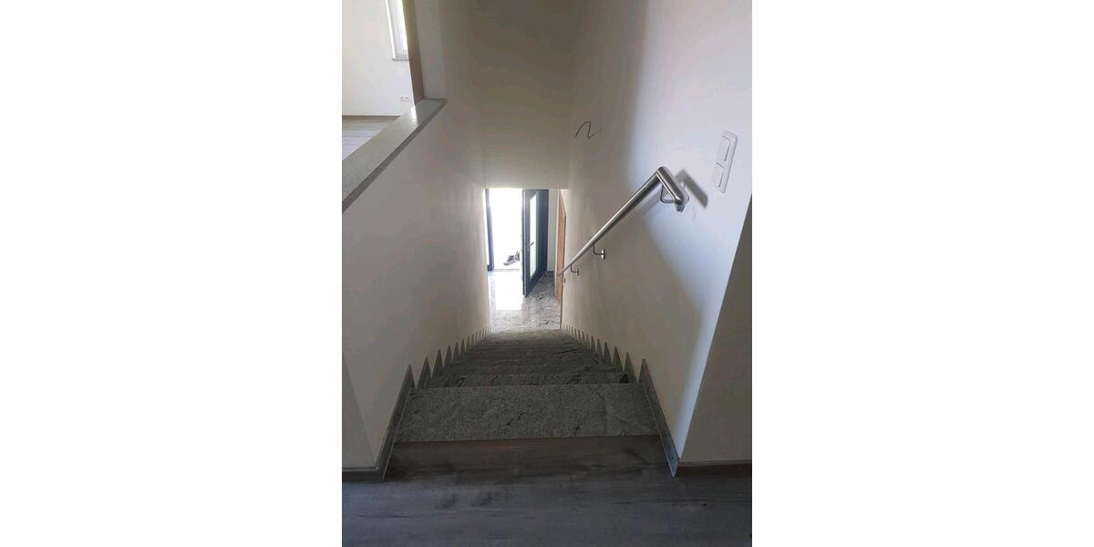 Etagenwohnung Niederwinkling - 4 Zimmer, 110 m&sup2;, 1.350&euro; | Angebot:26427222