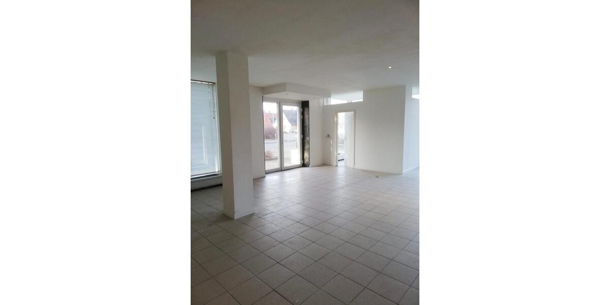 Ladengeschäft im EG zimmer