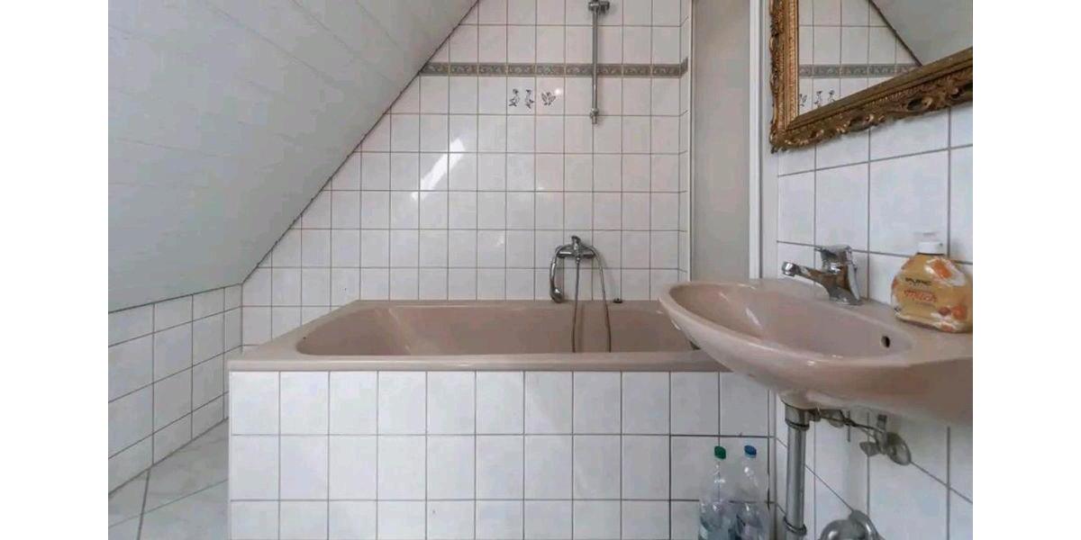 Dachgeschoßwohnung Eutingen im Gäu - 3 Zimmer, 60 m&sup2;, 700&euro; | Angebot:25995002