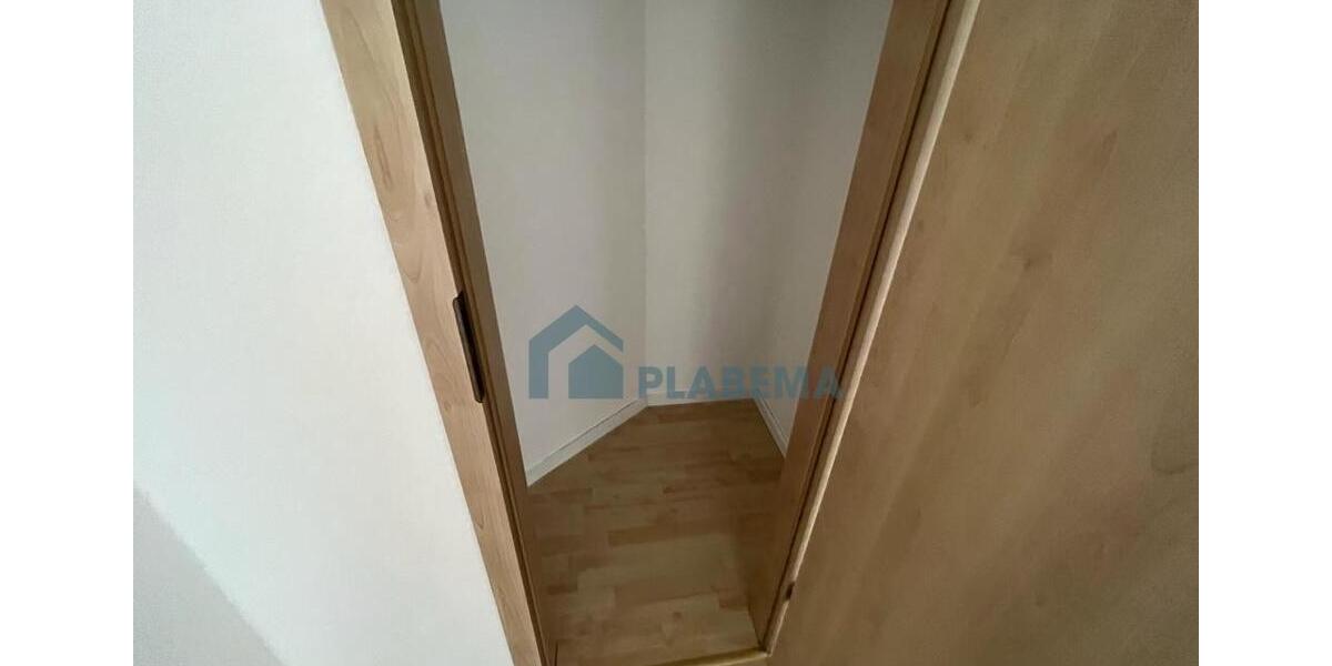 Dachgeschoßwohnung Schwerin - 4 Zimmer, 105 m&sup2;, 1.470&euro; | Angebot:24980118