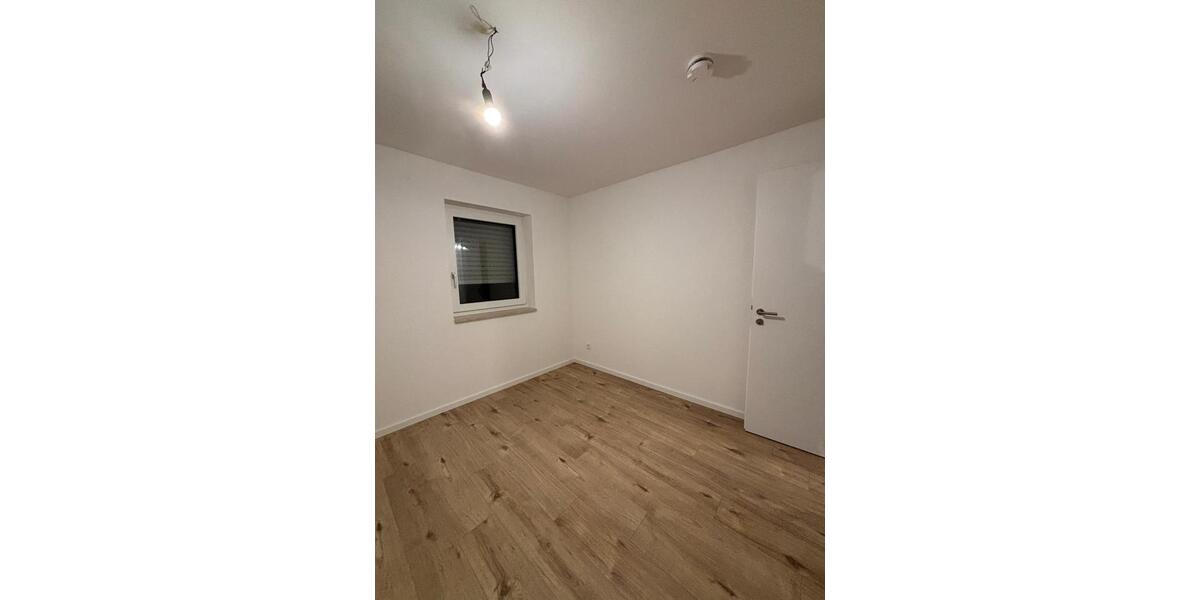 Maisonettenwohnung Barbing - 5.5 Zimmer, 150 m&sup2;, 2.100&euro; | Angebot:24327338