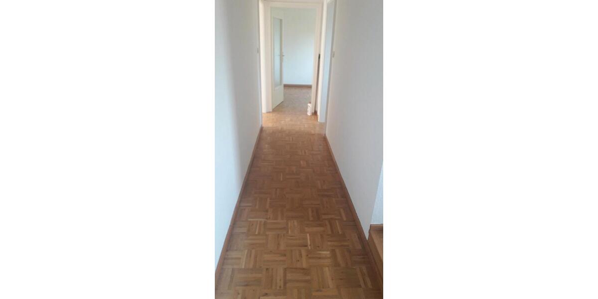Etagenwohnung Zeil am Main - 4 Zimmer, 90 m&sup2;, 920&euro; | Angebot:26343058