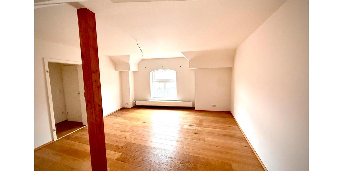 Traumhafte 3-Zimmerwohnung mit Loggia zw. Innenstadt und Bahnhof 3 zimmer