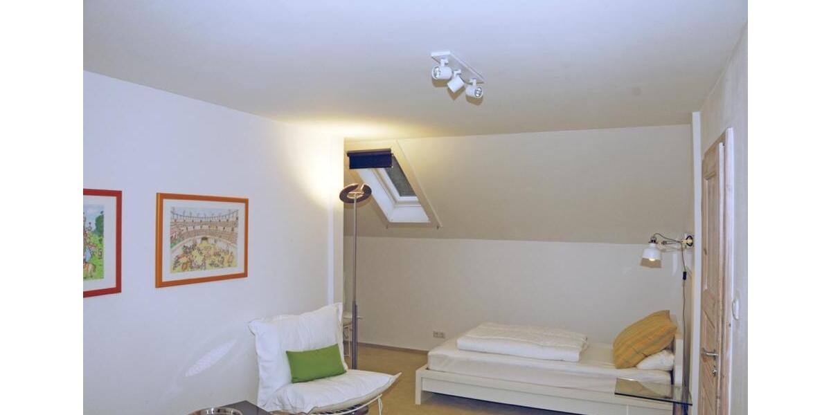 Etagenwohnung Hameln Kernstadt - 3 Zimmer, 100 m&sup2;, 400&euro; | Angebot:24641392