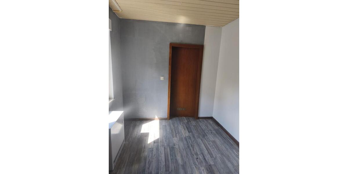 Etagenwohnung Netphen - 3 Zimmer, 95 m&sup2;, 650&euro; | Angebot:26611414