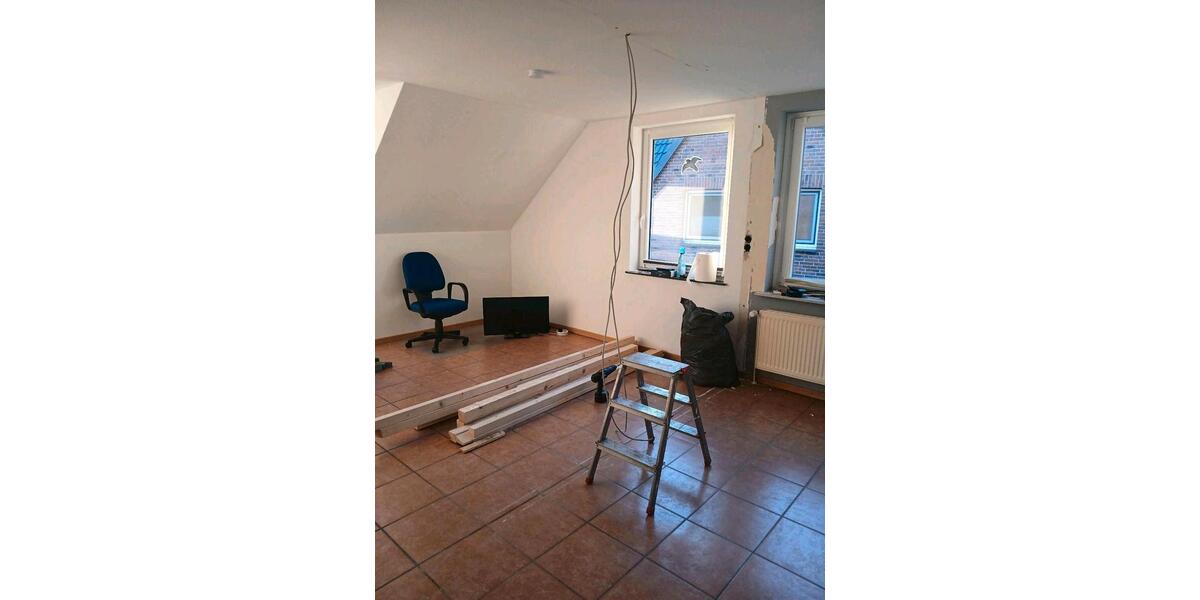Dachgeschoßwohnung Schülldorf - 2.5 Zimmer, 82 m&sup2;, 1.030&euro; | Angebot:26021330