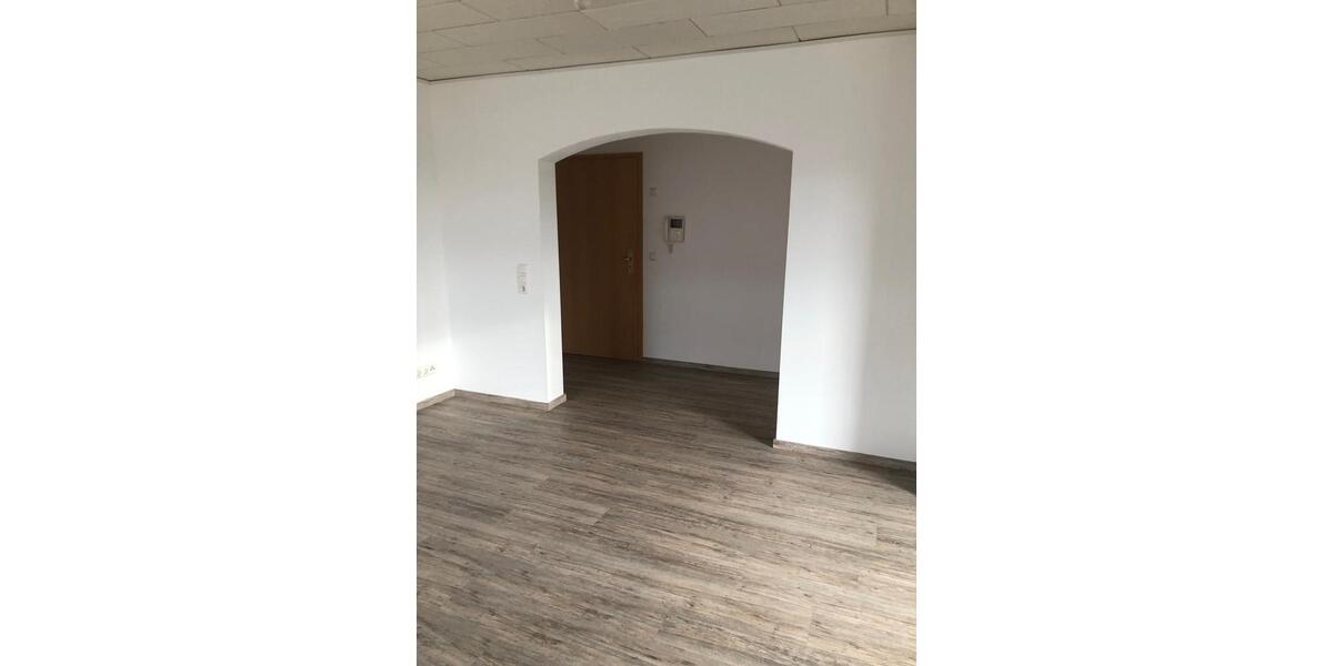 Dachgeschoßwohnung Bodenwerder - 5 Zimmer, 99 m&sup2;, 910&euro; | Angebot:25029582