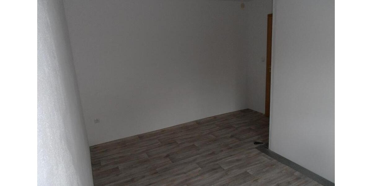 Etagenwohnung Tröstau - 3 Zimmer, 77 m&sup2;, 550&euro; | Angebot:24678395