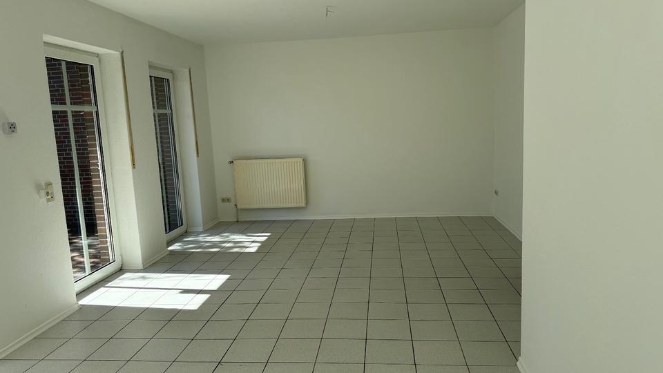 Erdgeschoßwohnung Uplengen - 4 Zimmer, 106 m&sup2;, 595&euro; | Angebot:26532141