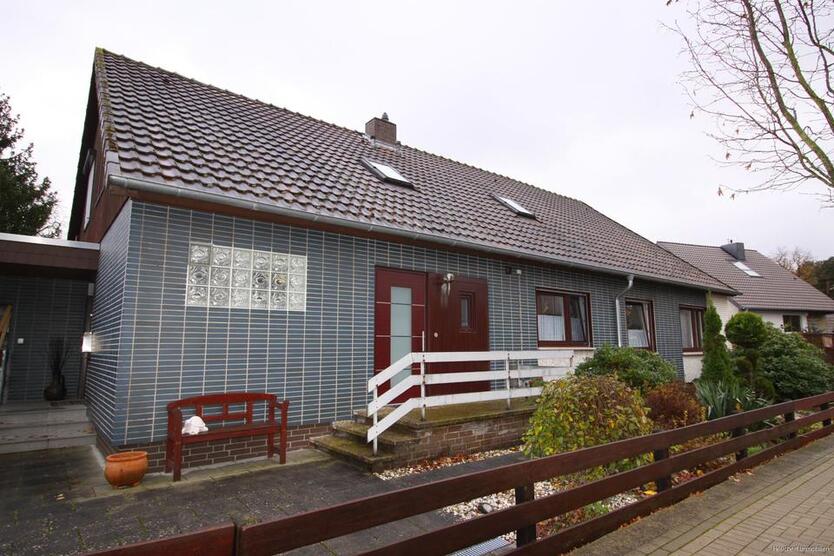 Stadtnah - 3,5 Zi.-Dachgeschosswohnung mit Gartenanteil im Zweifamilienhaus zimmer